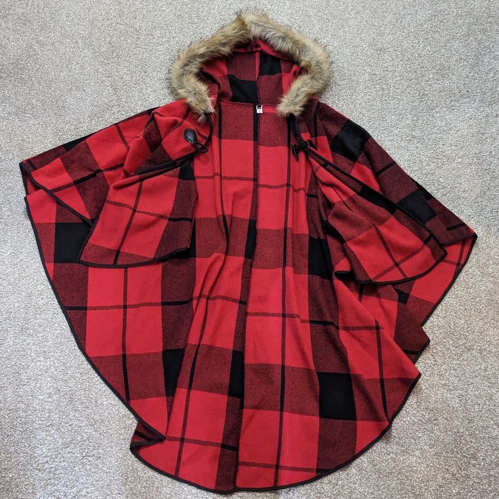 Hooded buffalo plaid symmetrical cape poncho red and black checkered - Picture 7 of 15